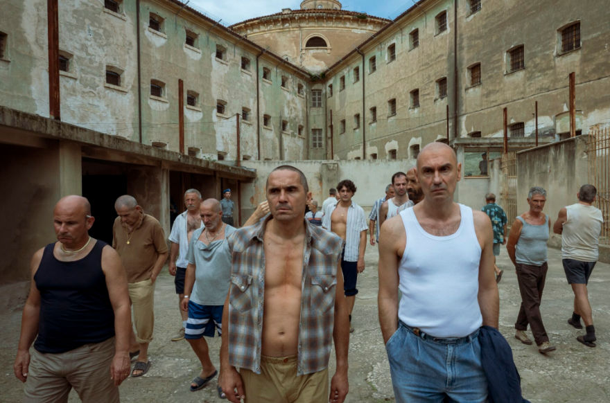 Fotogramma dalla serie "Portobello" di Marco Bellocchio